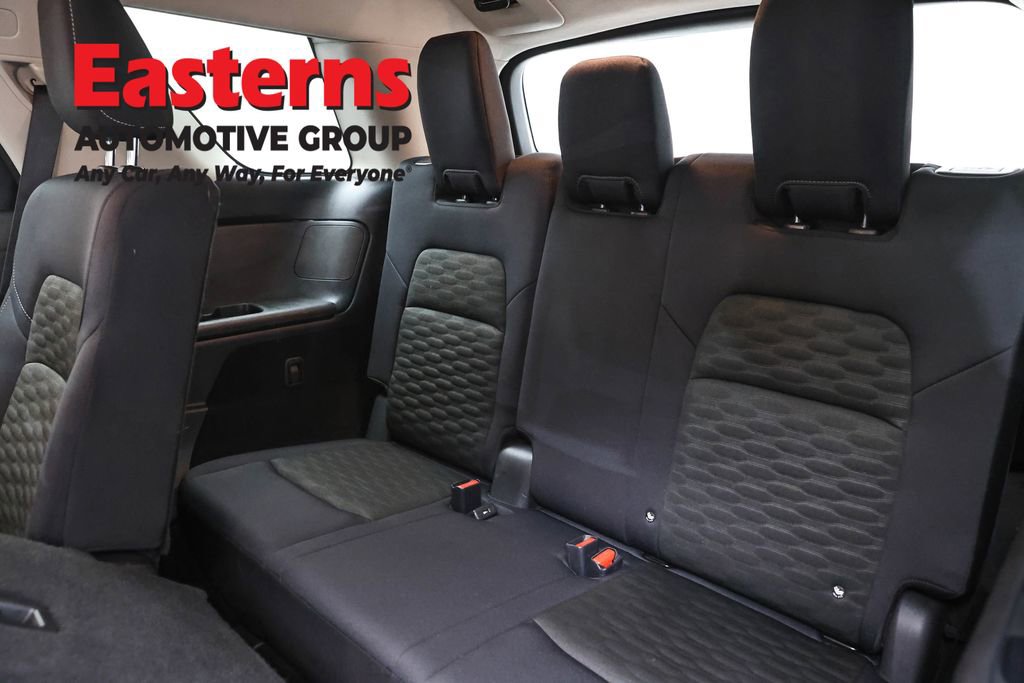 Used 2024 Nissan Pathfinder SV image 25