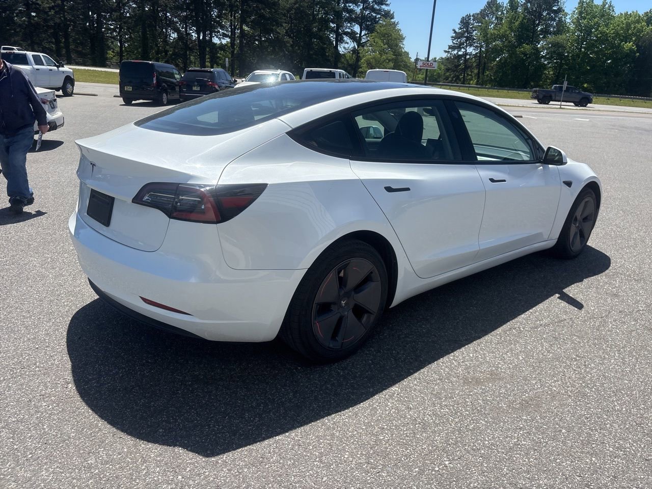 Used 2023 Tesla Model 3 Standard Range image 7