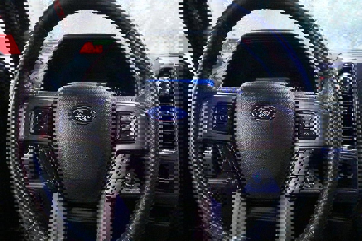 Used 2019 Ford Expedition XLT w/ Equipment Group 202A RWD image 23