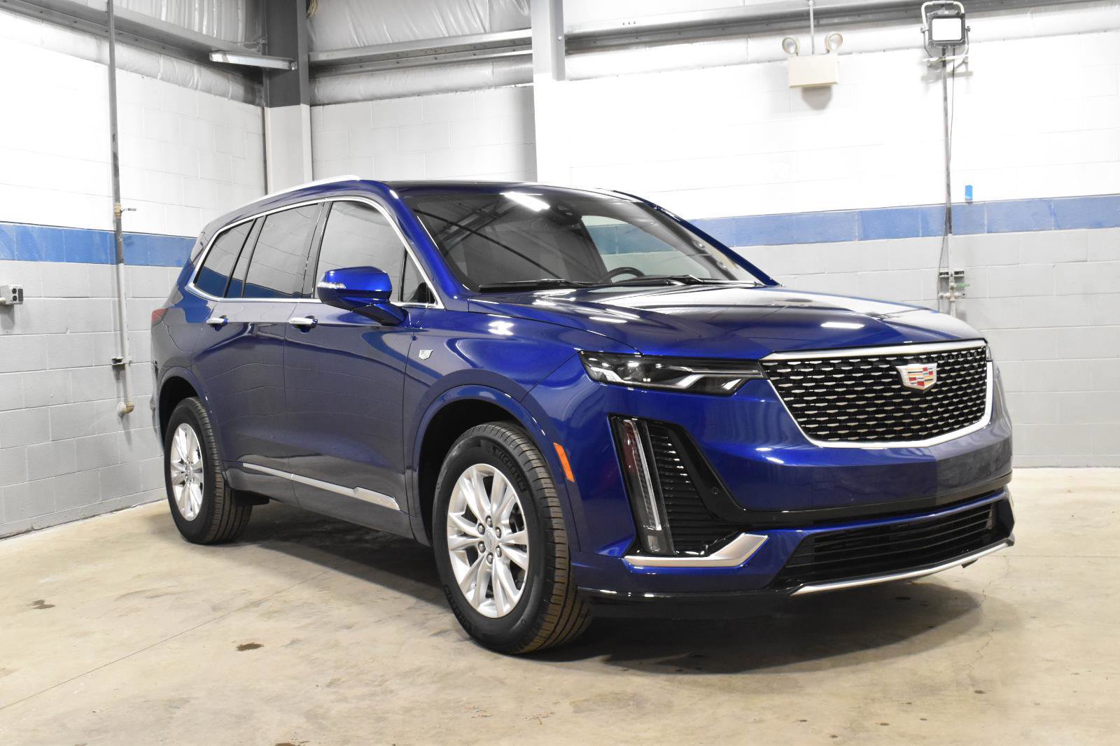 Certified 2025 Cadillac XT6 Luxury AWD/4WD image 33