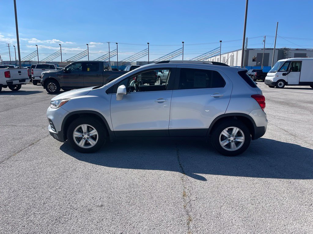 Used 2019 Chevrolet Trax LT FWD image 2