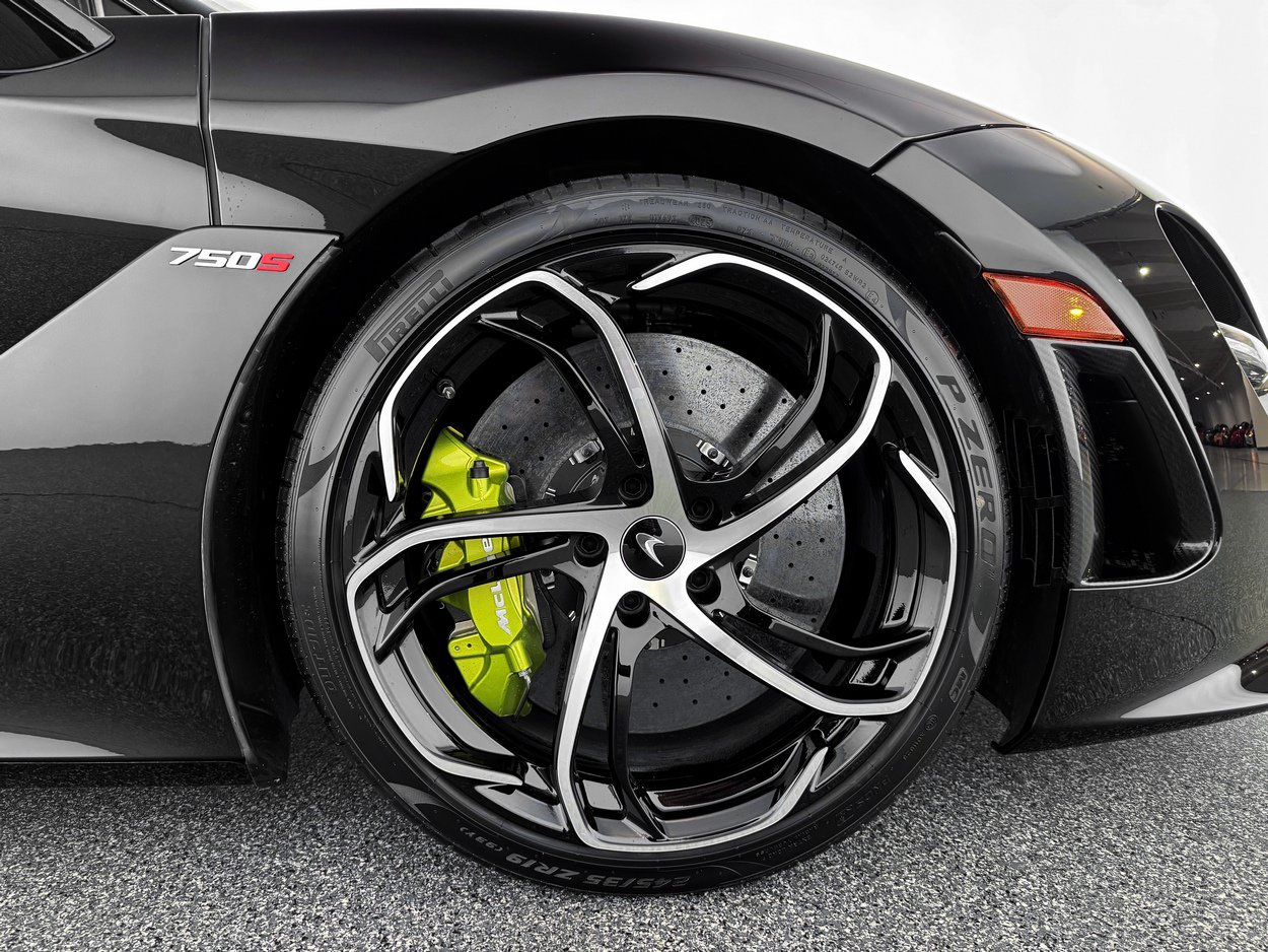 New 2026 McLaren 750S Spider RWD image 33