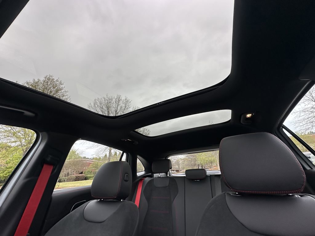 New 2026 Mercedes-Benz GLA 35 AMG 4MATIC image 35