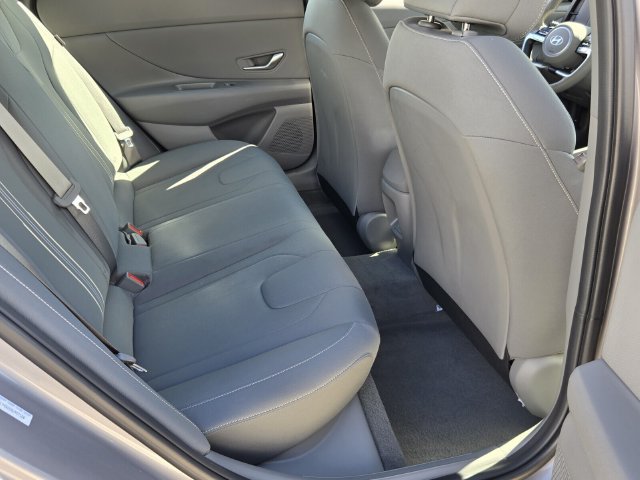 Used 2025 Hyundai Elantra Sport FWD image 14