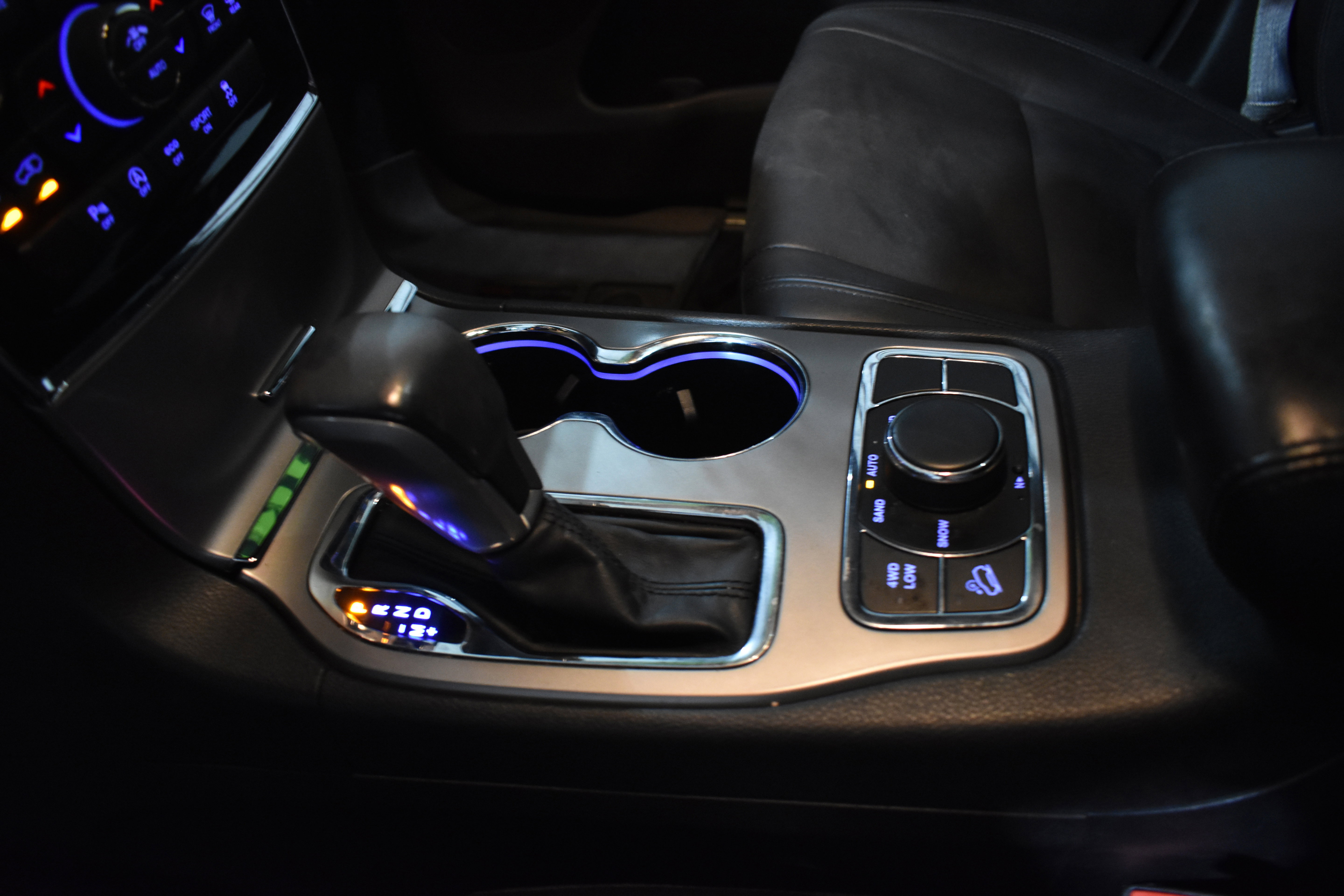 Used 2020 Jeep Grand Cherokee Limited w/ Trailer Tow Group IV image 24