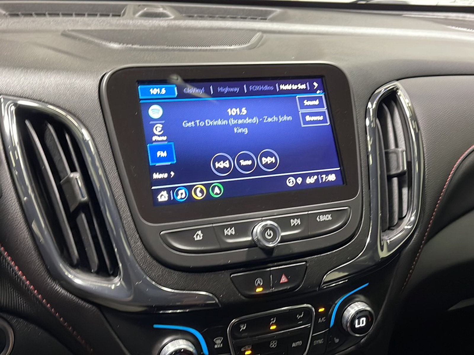 Used 2022 Chevrolet Equinox RS w/ RS Leather Package FWD image 8