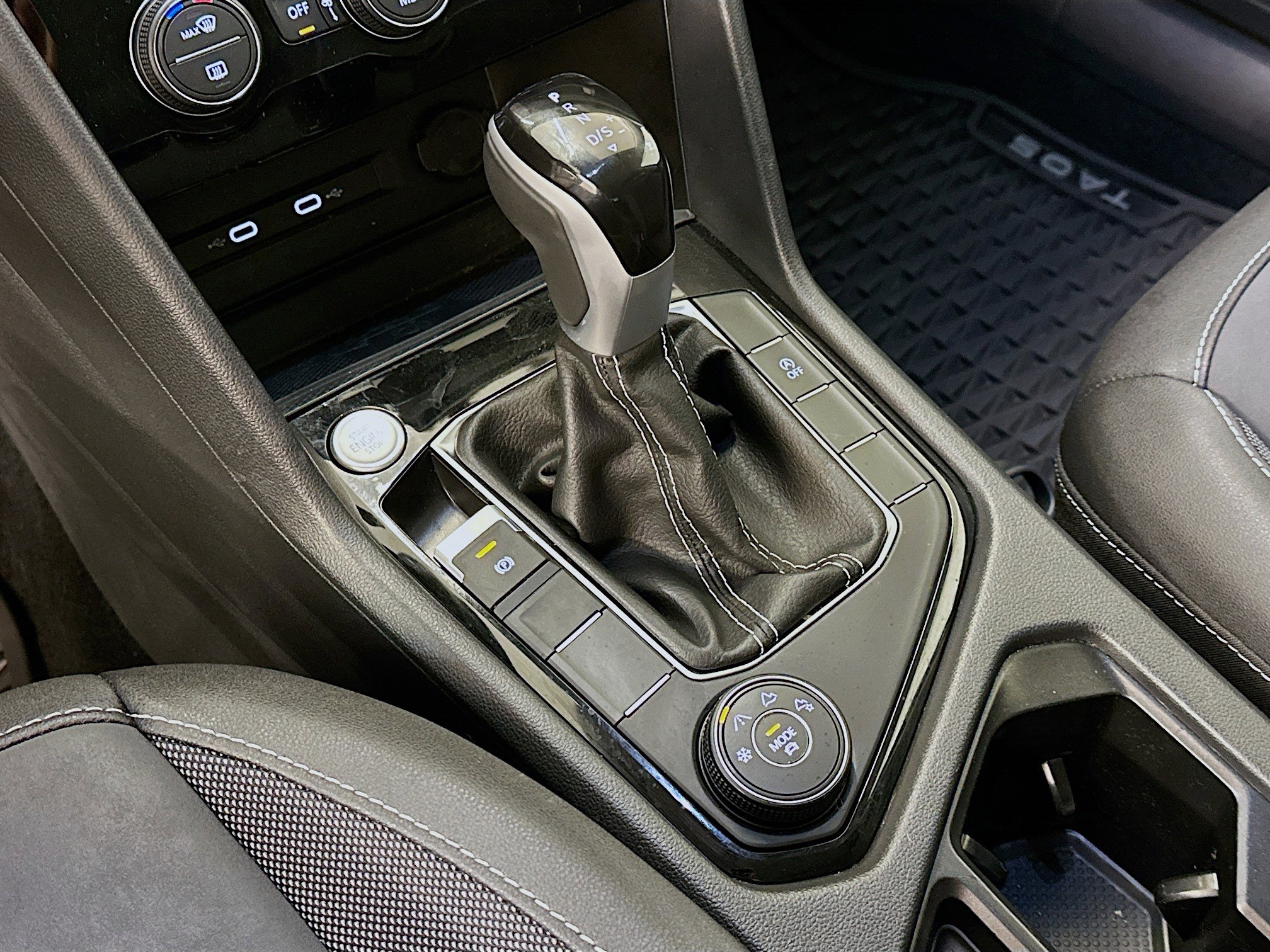 Used 2024 Volkswagen Taos SE w/ Panoramic Sunroof Package image 25