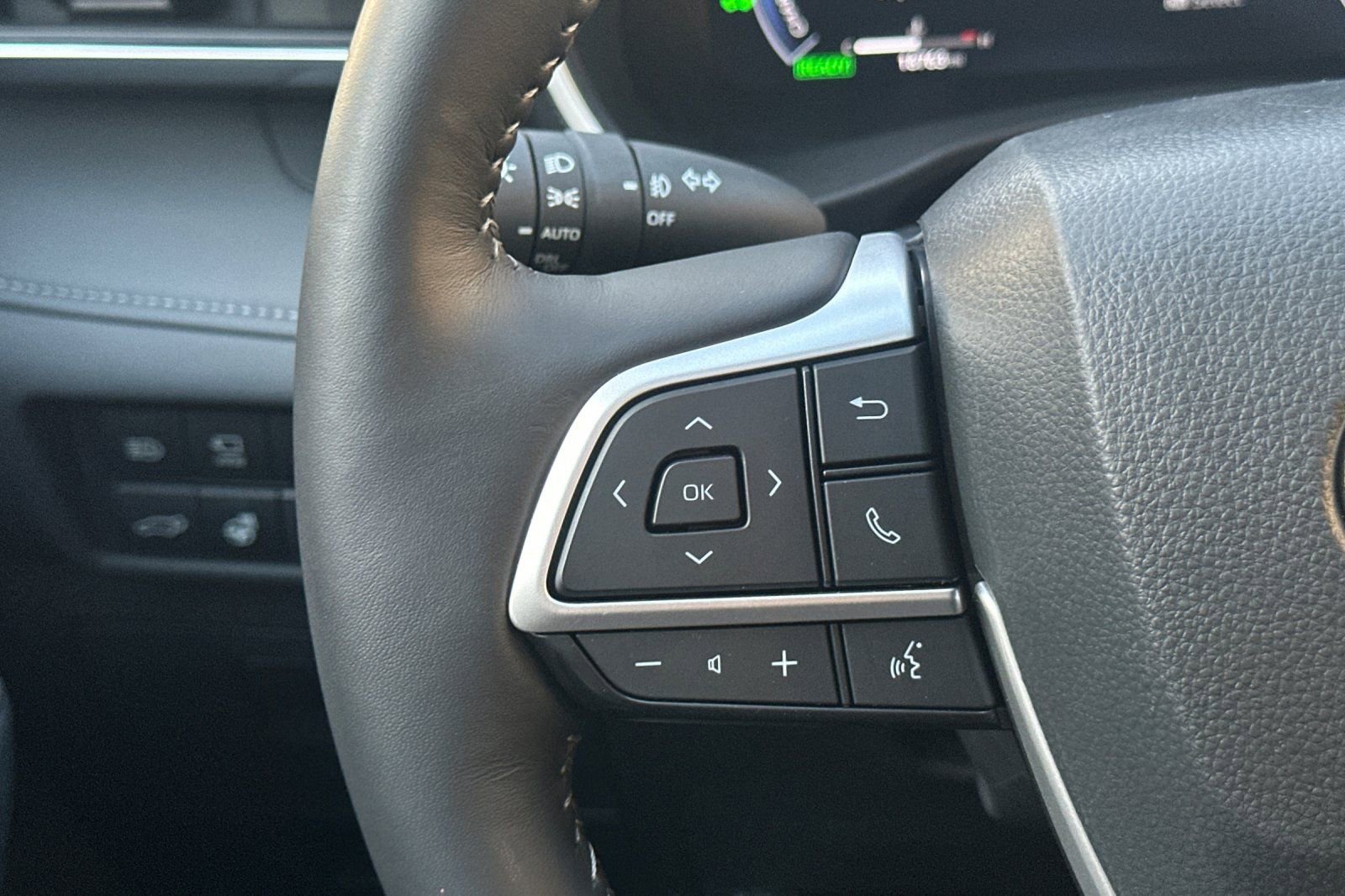 Used 2024 Toyota Highlander Limited image 27