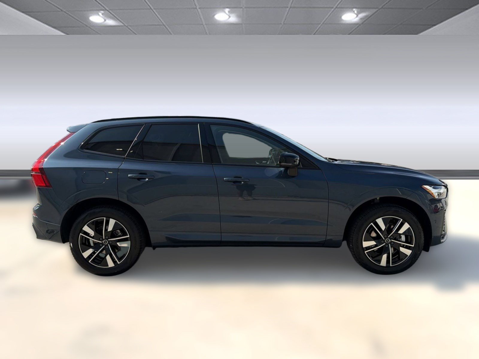 New 2026 Volvo XC60 B5 Plus w/ Climate Package AWD/4WD image 8