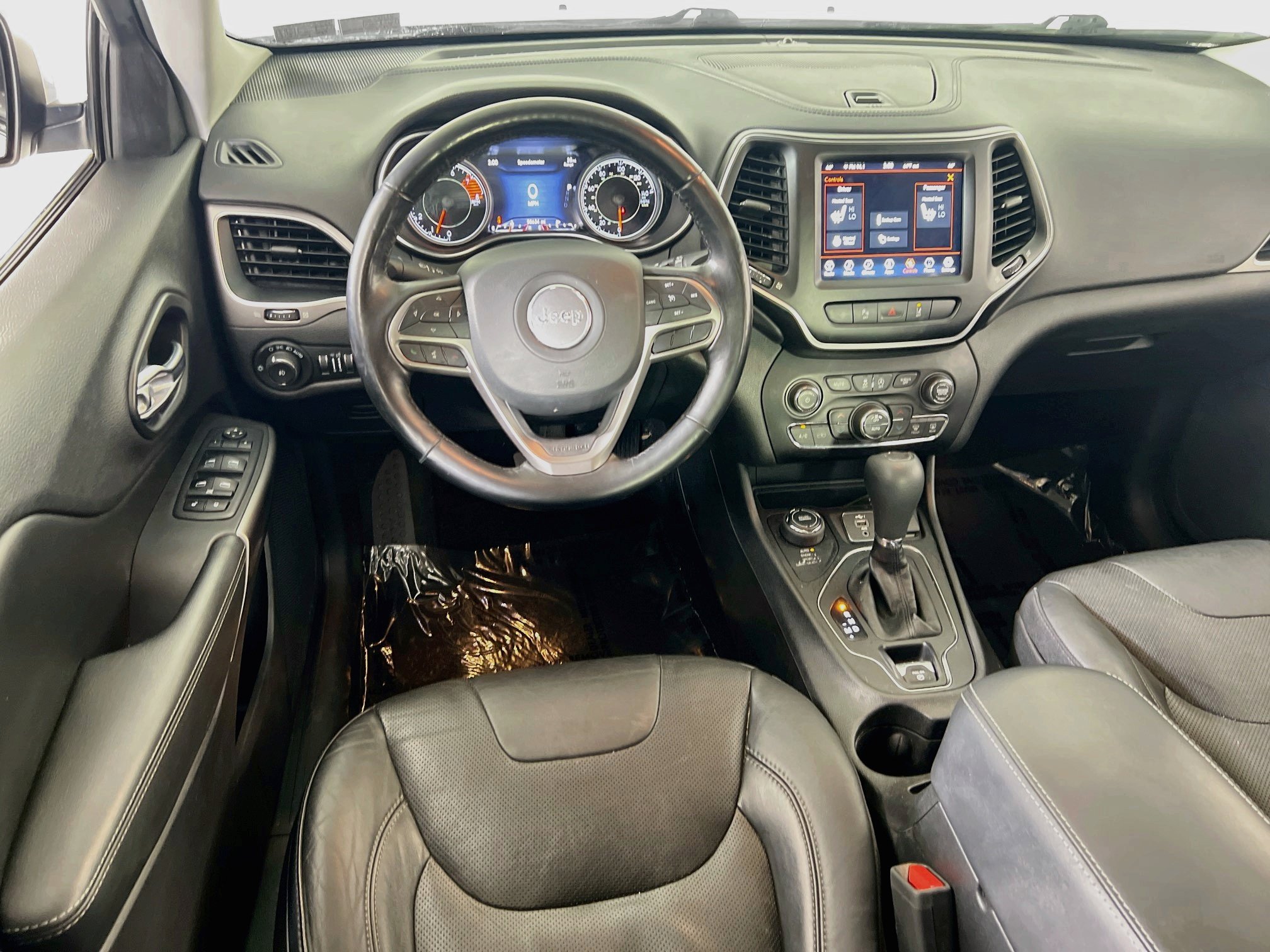 Used 2021 Jeep Cherokee Latitude Lux w/ Comfort/Convenience Group AWD/4WD image 21