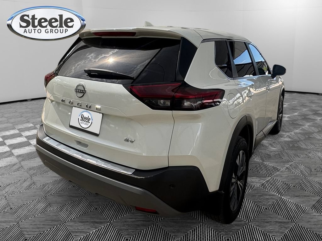 Used 2023 Nissan Rogue SV FWD image 5