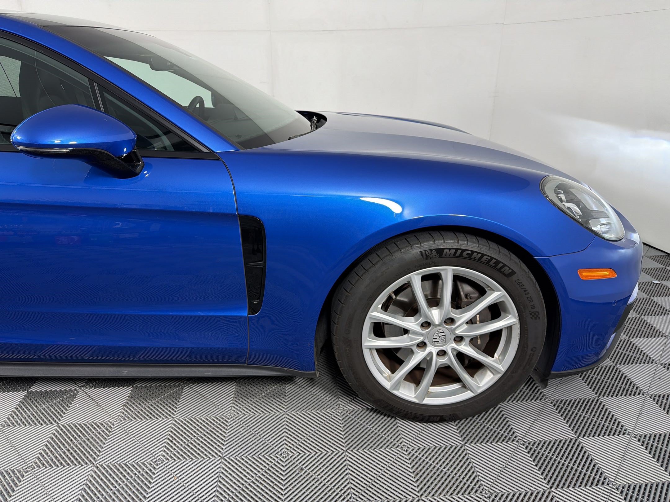 Certified 2019 Porsche Panamera image 13
