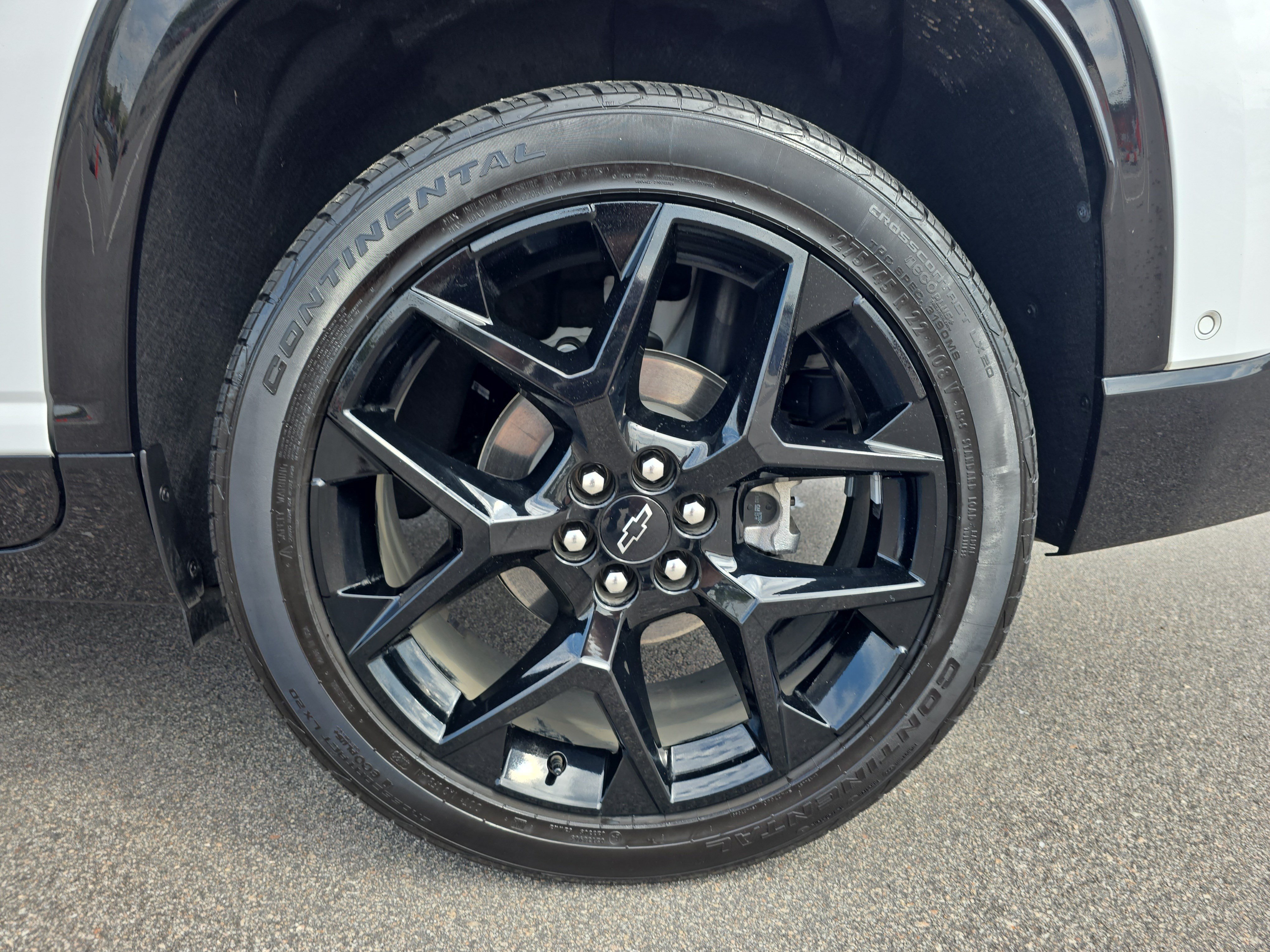 Used 2024 Chevrolet Traverse RS FWD image 35