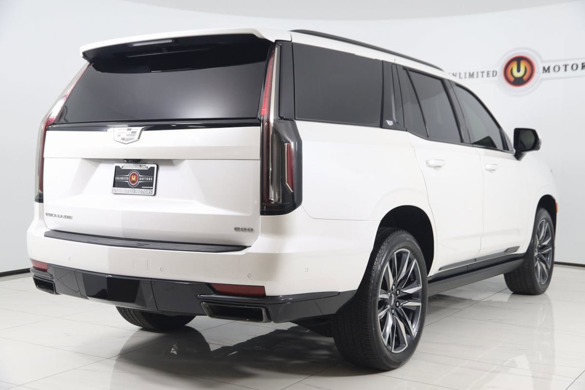 Used 2021 Cadillac Escalade Sport Platinum AWD/4WD image 3
