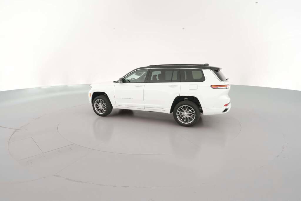 New 2025 Jeep Grand Cherokee L Summit w/ Luxury Tech Group V image 7