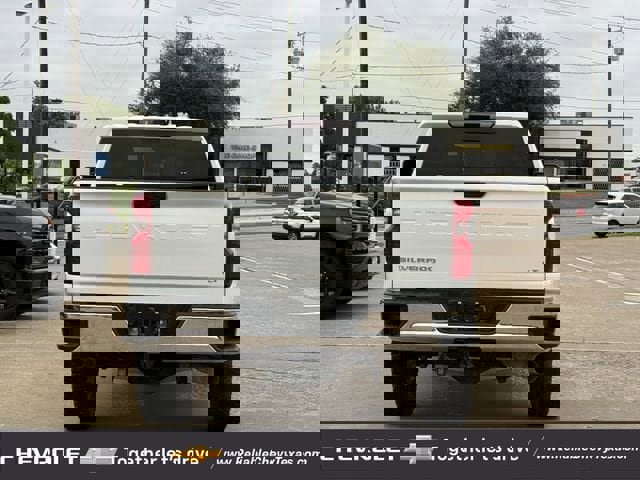 Used 2024 Chevrolet Silverado 2500 LT AWD/4WD image 7