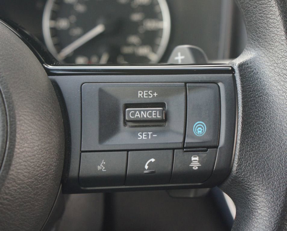 Used 2023 Nissan Rogue SV image 10