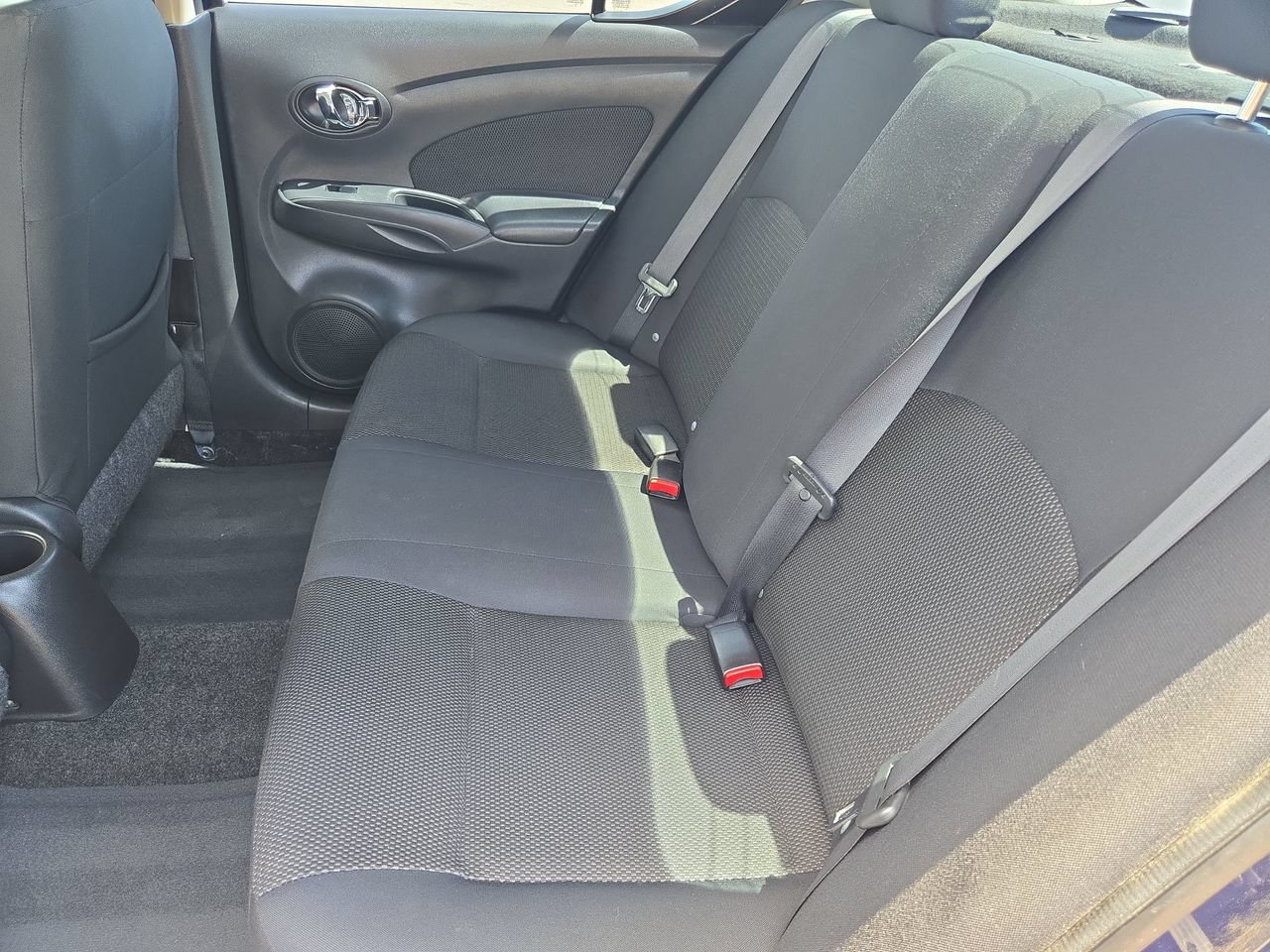 Used 2013 Nissan Versa SV FWD image 13