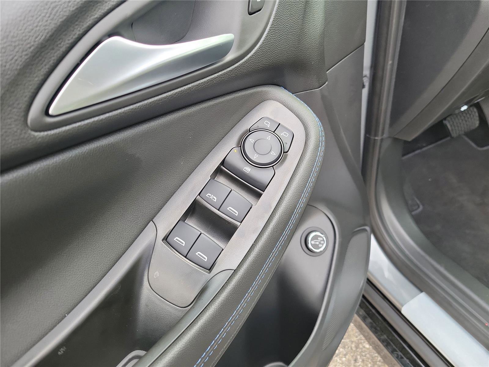 New 2026 Buick Encore GX Sport Touring w/ Comfort Package FWD image 21