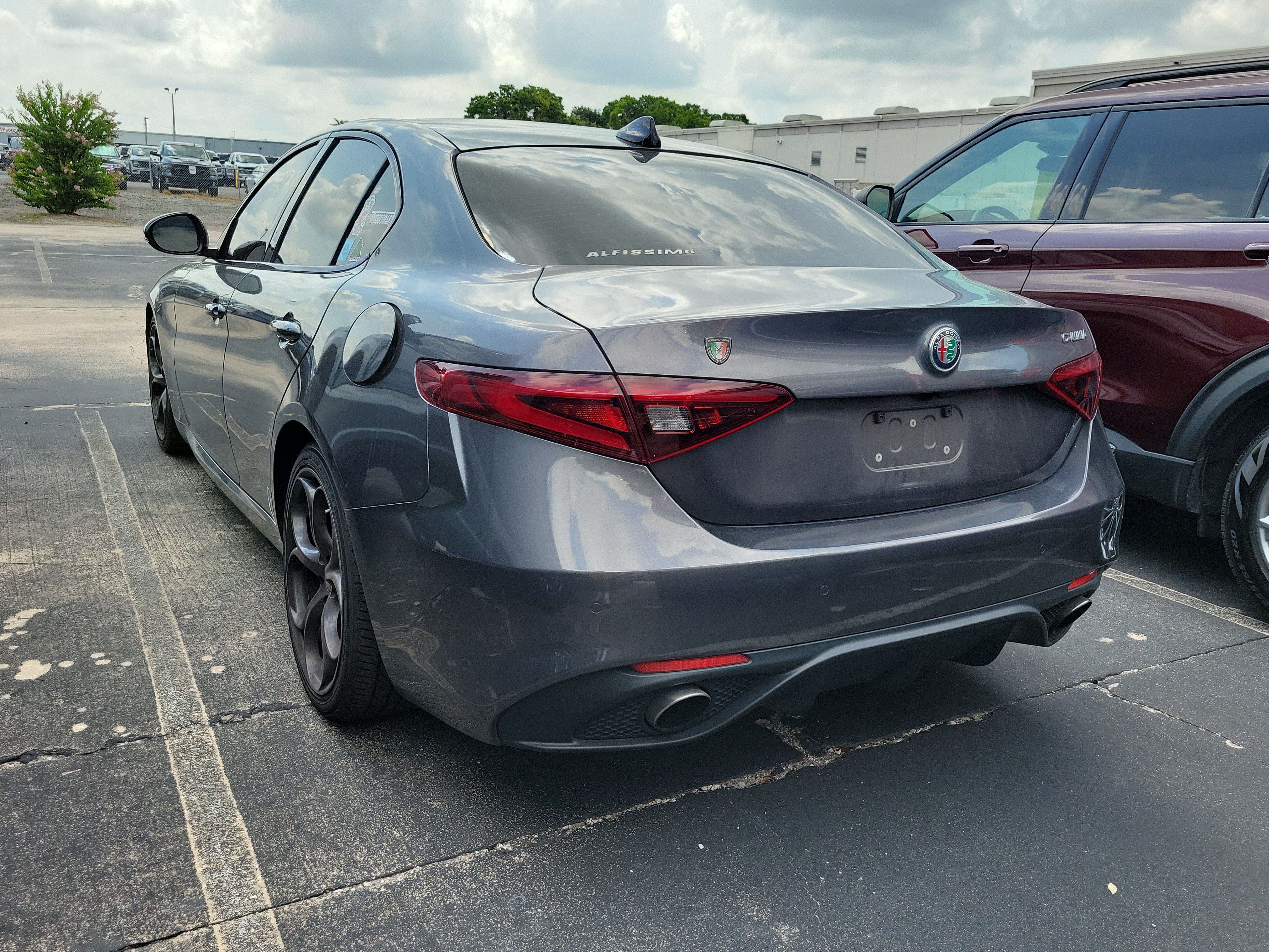 Used 2017 Alfa Romeo Giulia Ti w/ TI 19" Sport Package RWD image 4