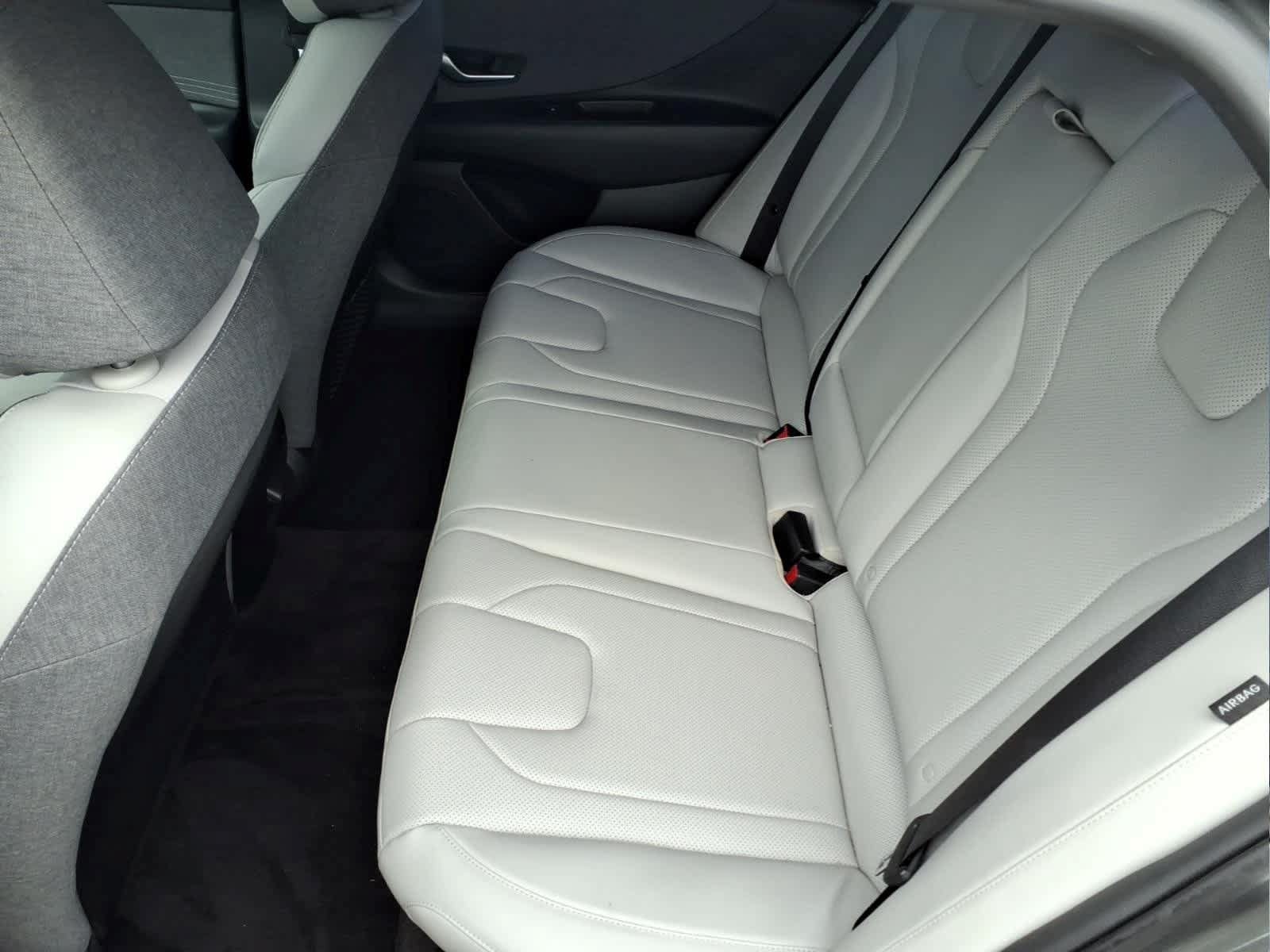 Used 2025 Hyundai Elantra Limited FWD image 12