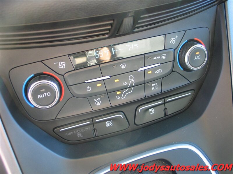 Used 2017 Ford C-MAX SE FWD image 22