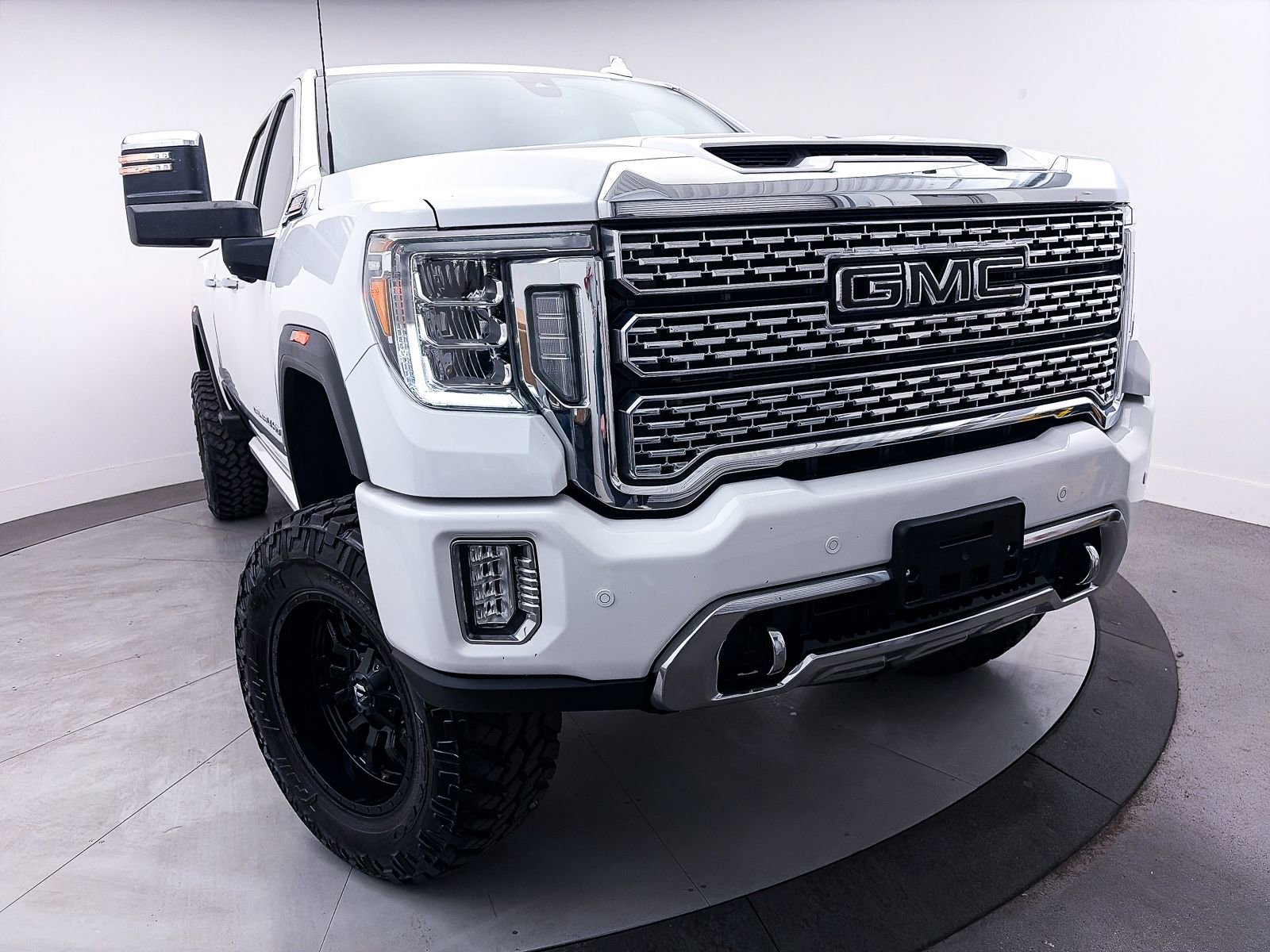 Used 2020 GMC Sierra 2500 Denali image 9