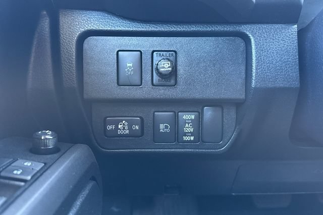 Used 2021 Toyota Tacoma TRD Off-Road w/ Technology Package RWD image 31