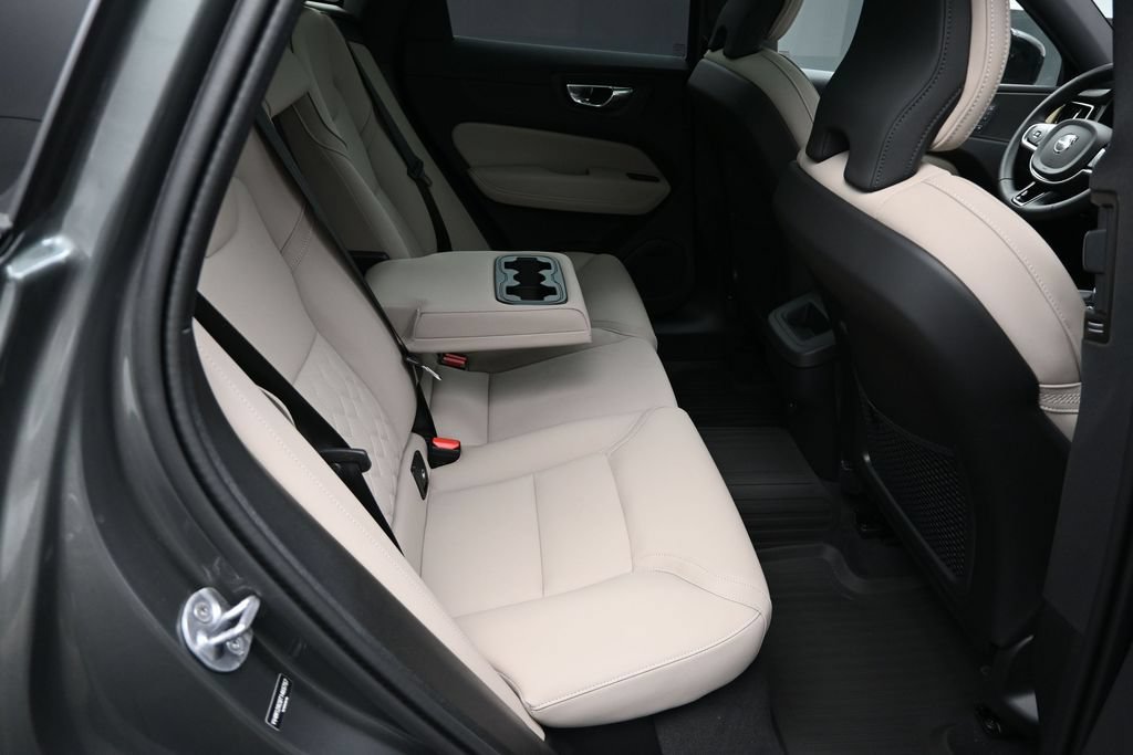New 2026 Volvo XC60 B5 Plus w/ Climate Package AWD/4WD image 17