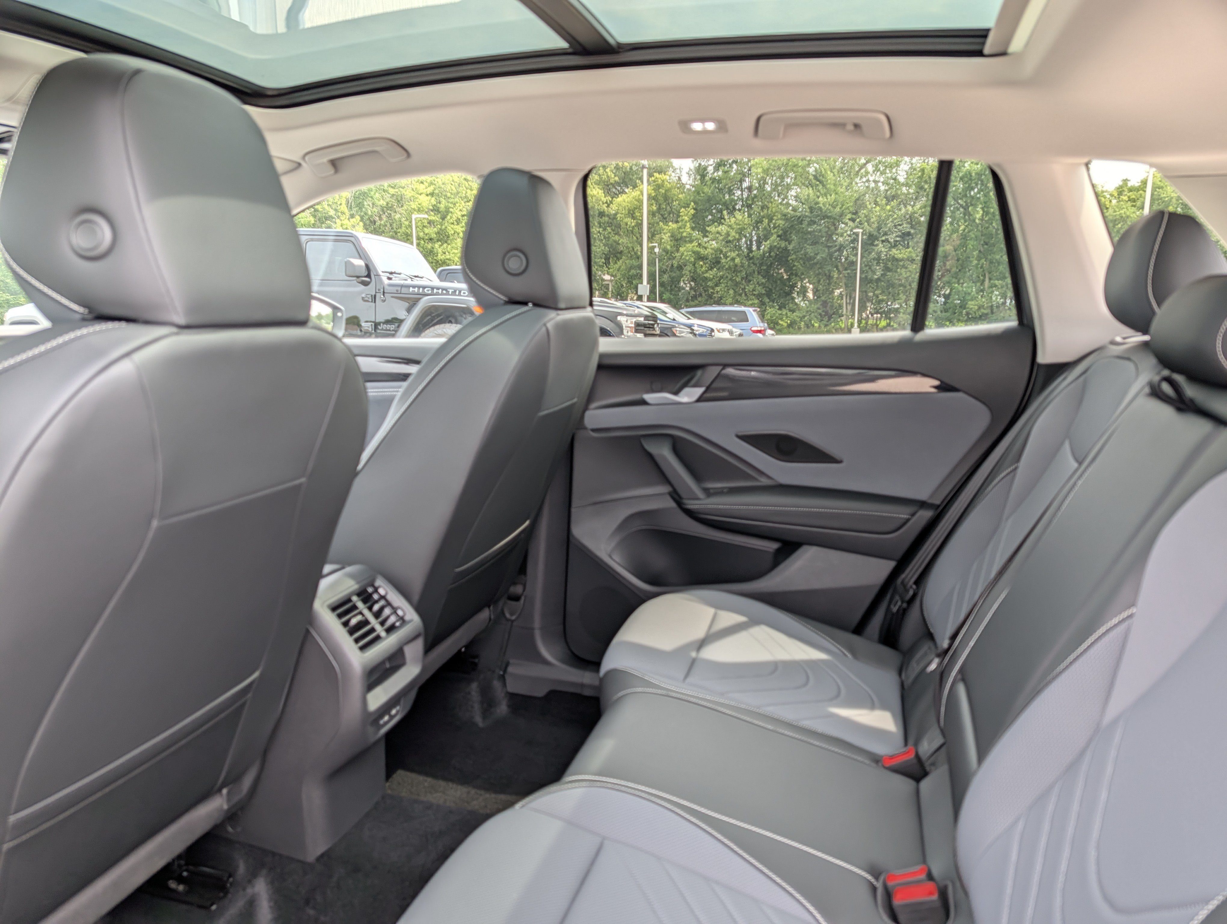 Certified 2026 Volkswagen Tiguan SE AWD/4WD image 21