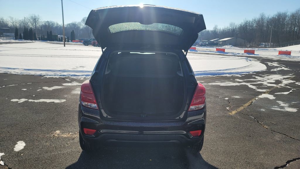 Used 2022 Chevrolet Trax LT w/ Driver Confidence Package image 11