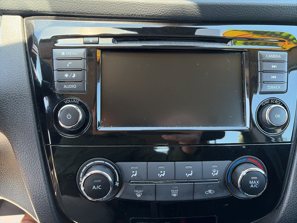 Used 2020 Nissan Rogue Sport S FWD image 14