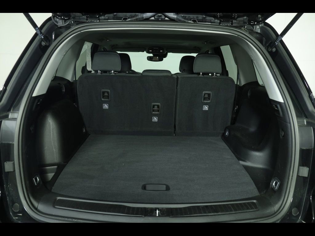 Used 2023 Jeep Grand Cherokee Laredo X image 12