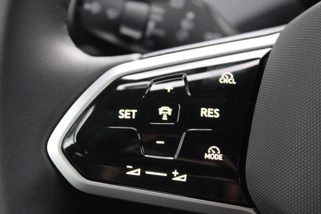 New 2025 Volkswagen ID.4 Pro AWD/4WD image 19