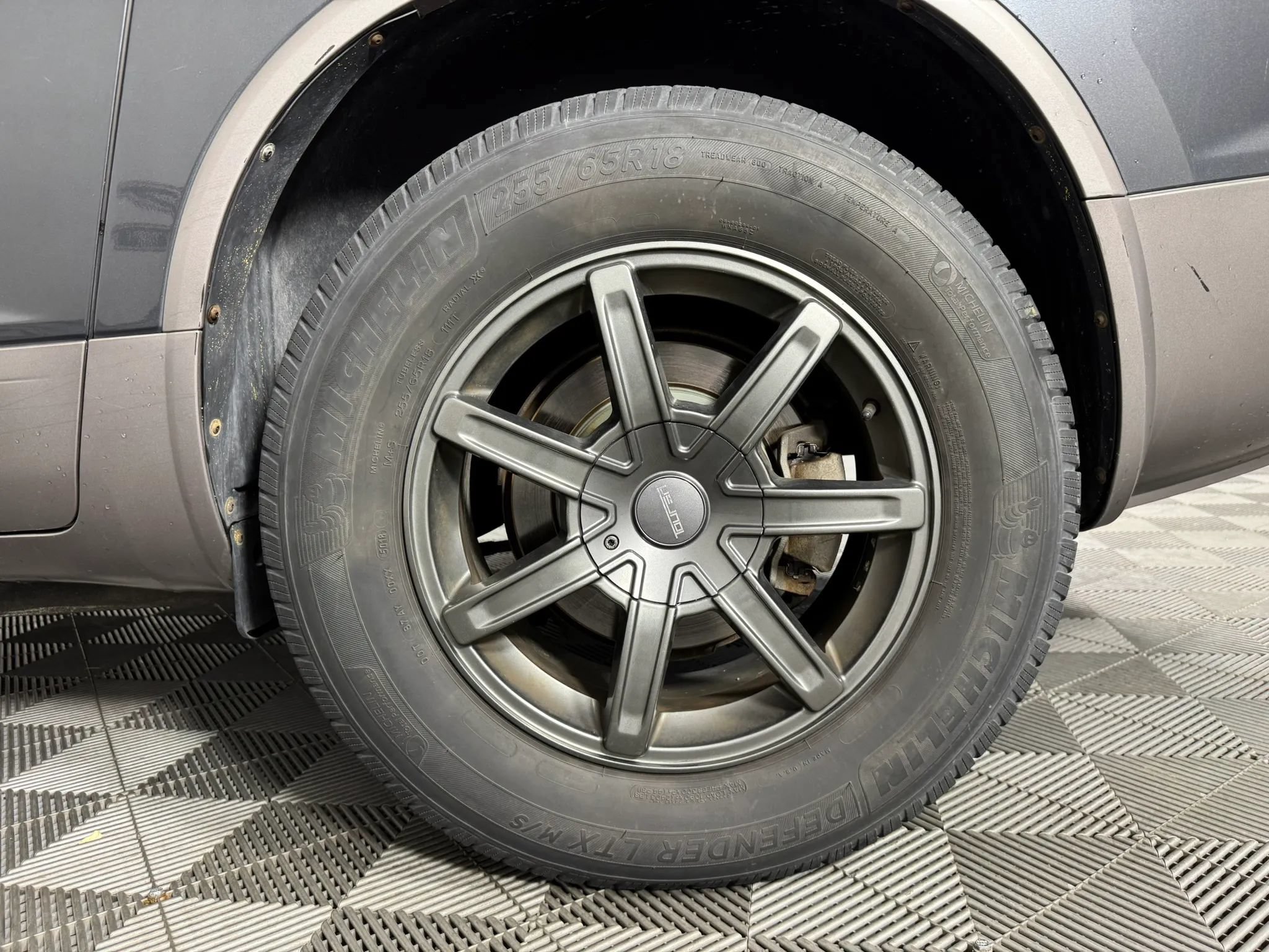 Used 2011 Buick Enclave CXL w/ Trailering Provision Package AWD/4WD image 42