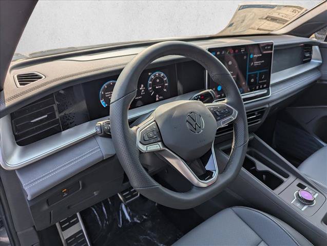 New 2026 Volkswagen Tiguan SE R-Line FWD image 12