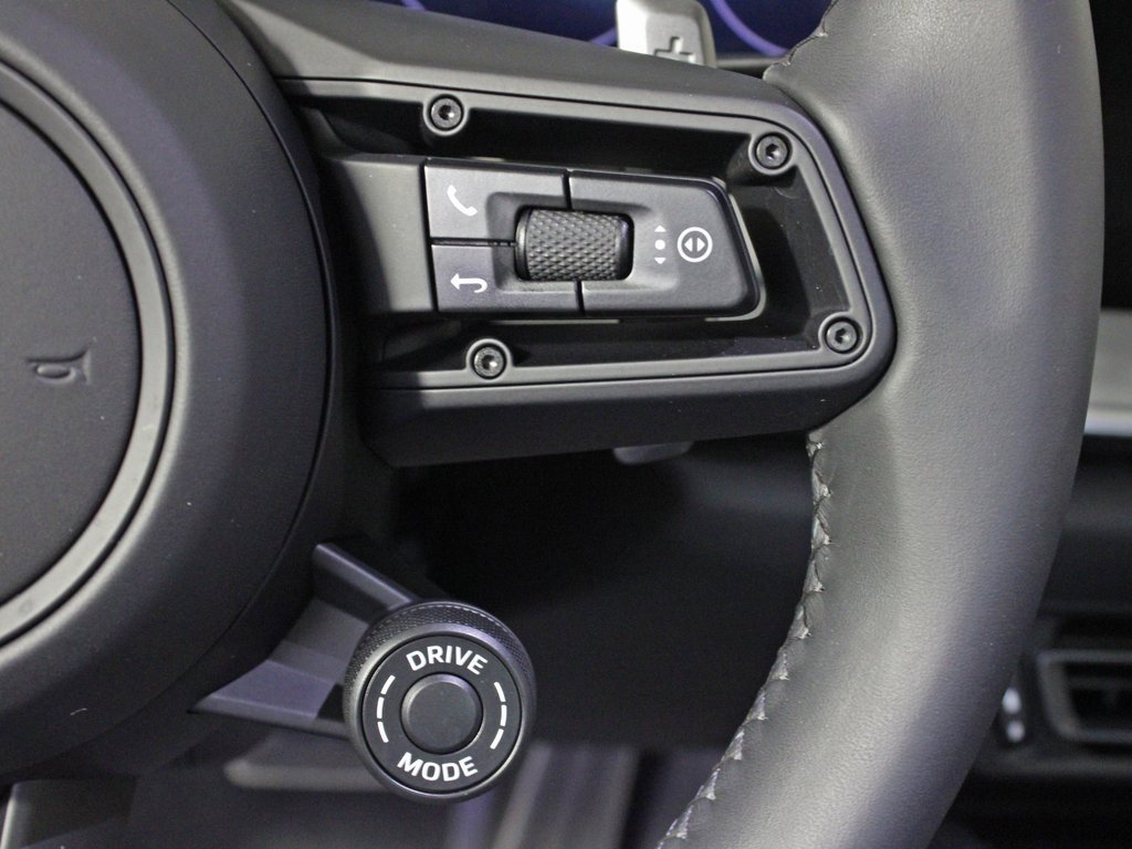 Used 2024 Porsche 911 Carrera 4 image 25