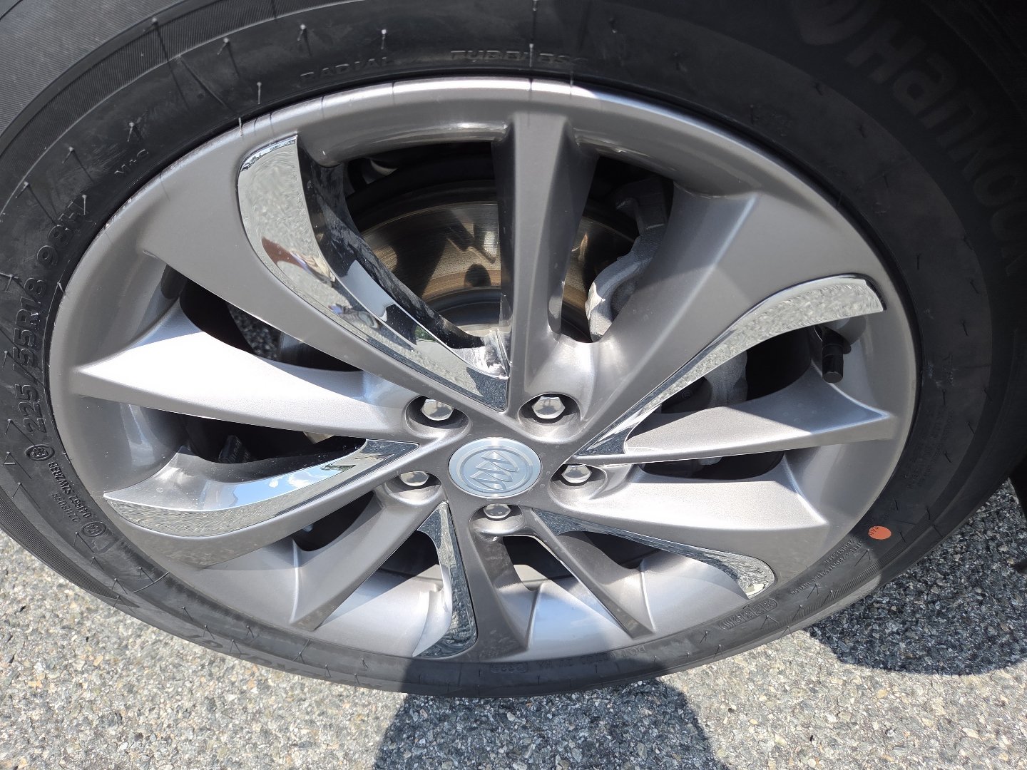 Used 2022 Buick Encore GX Essence w/ Experience Buick Package FWD image 10