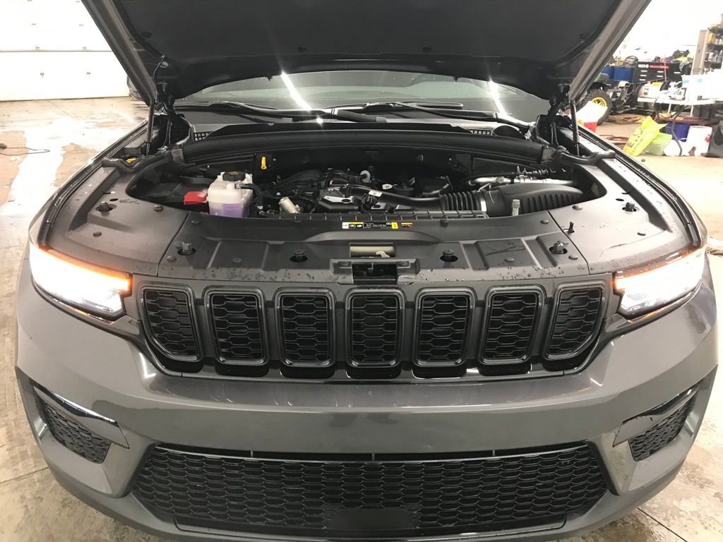 New 2025 Jeep Grand Cherokee Limited image 42