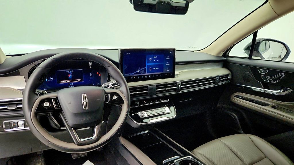 Used 2023 Lincoln Corsair AWD w/ Equipment Group 101A image 11