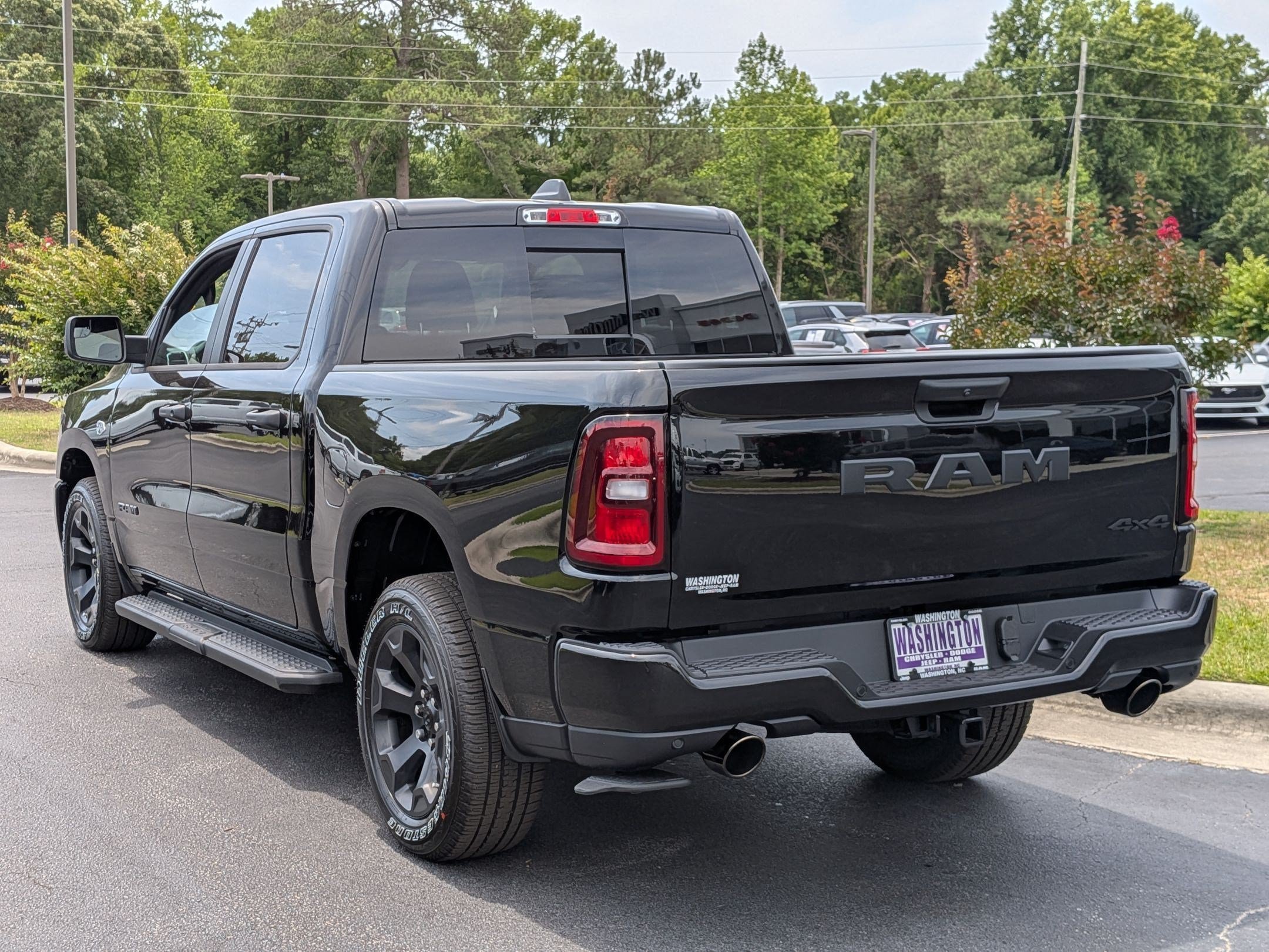 New 2026 RAM 1500 Express AWD/4WD image 7