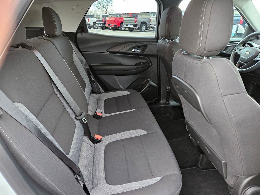Used 2025 Chevrolet TrailBlazer LT AWD/4WD image 28