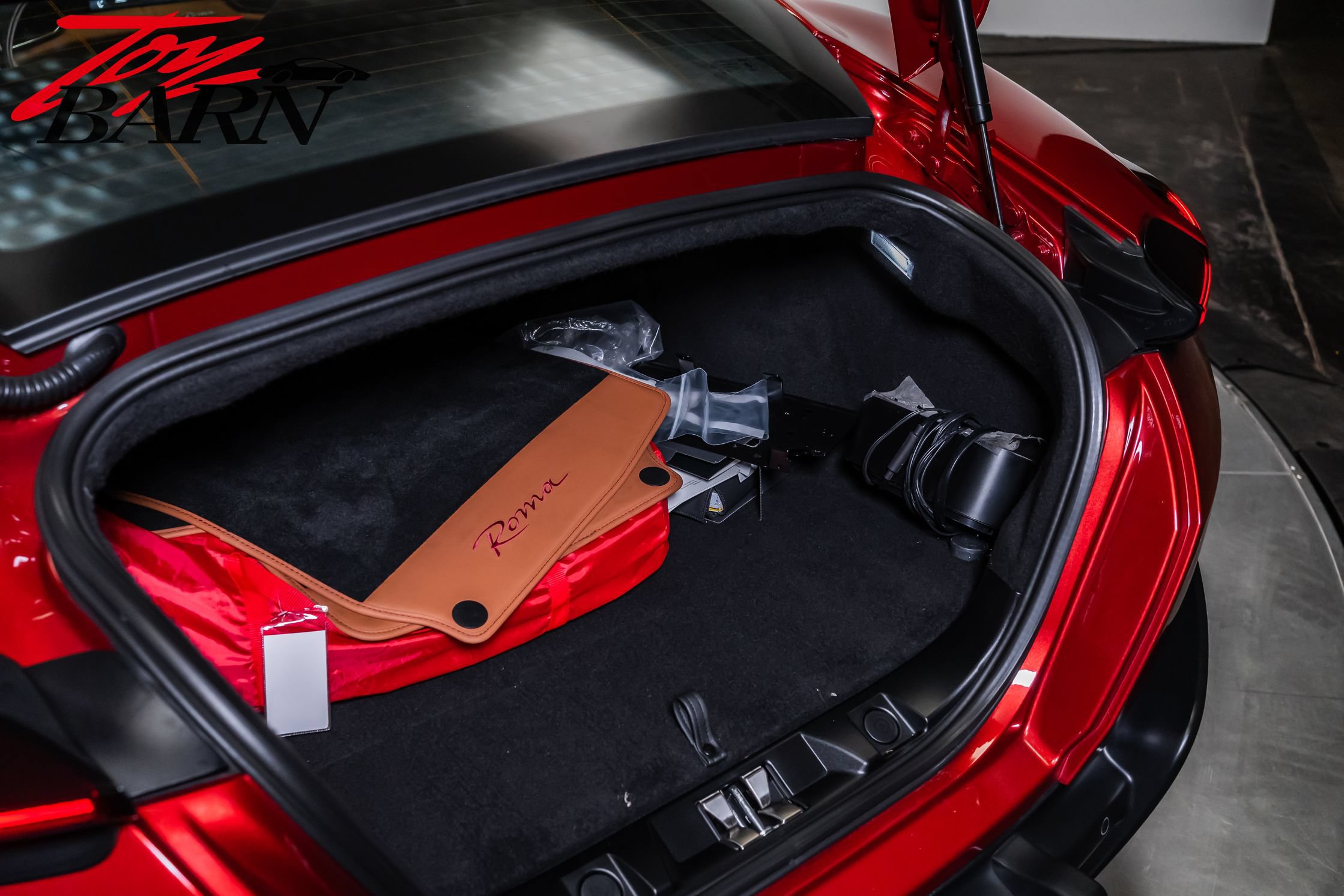 Used 2022 Ferrari Roma RWD image 46