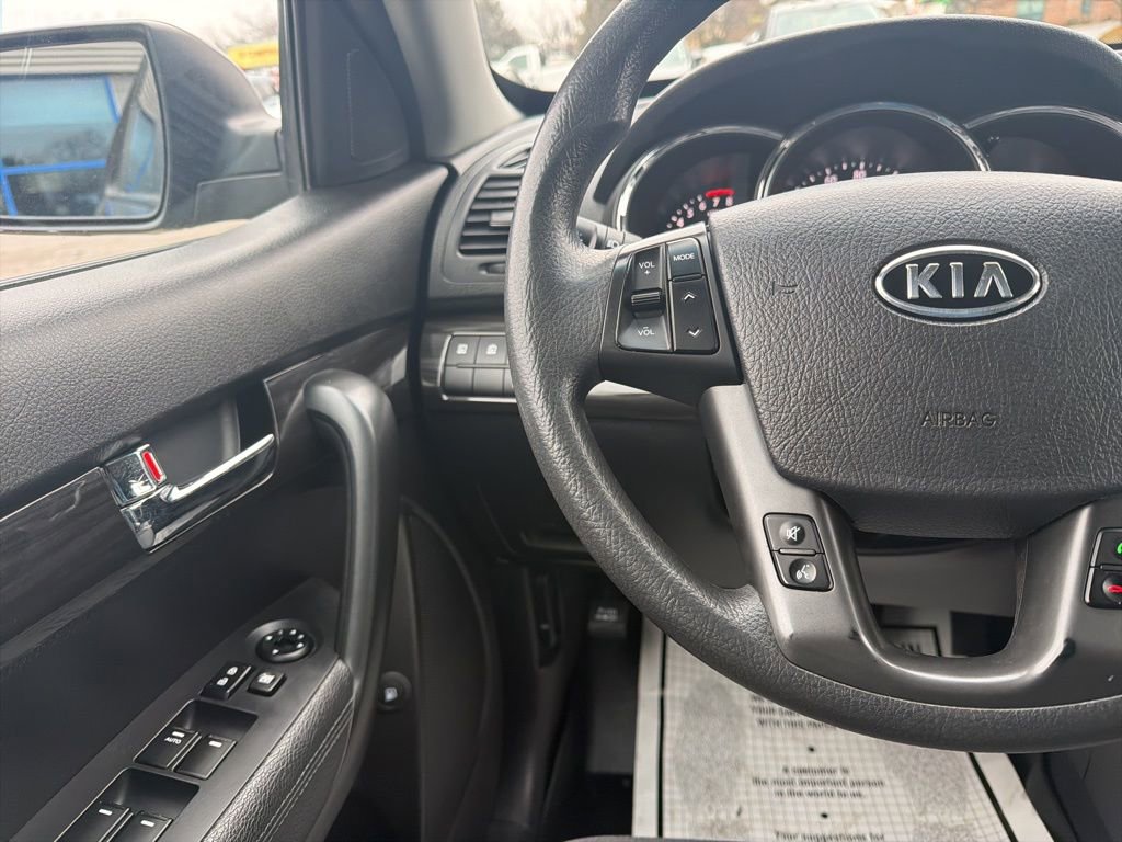 Used 2013 Kia Sorento LX image 20