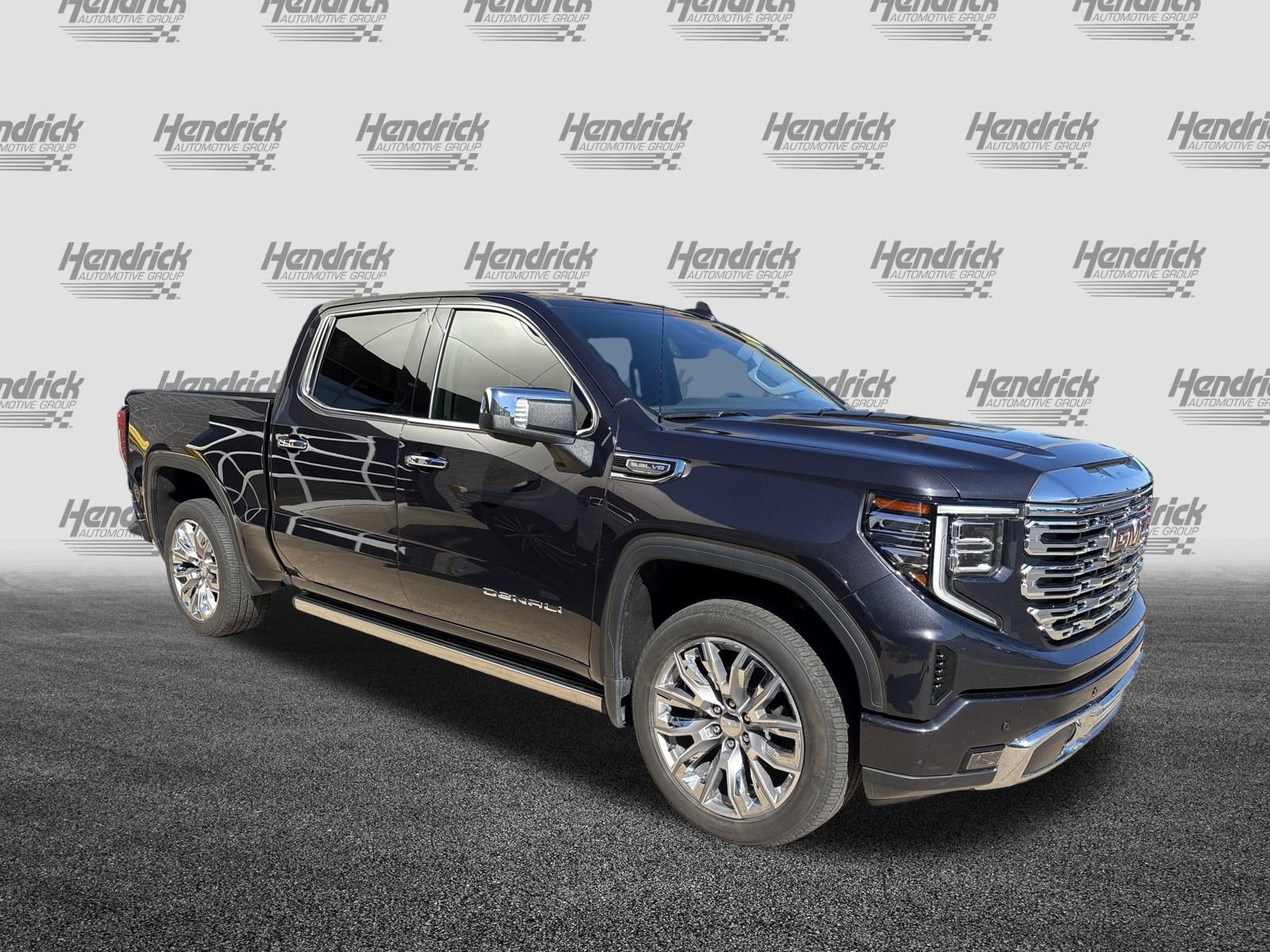 Used 2025 GMC Sierra 1500 Denali w/ Denali Reserve Package AWD/4WD image 2