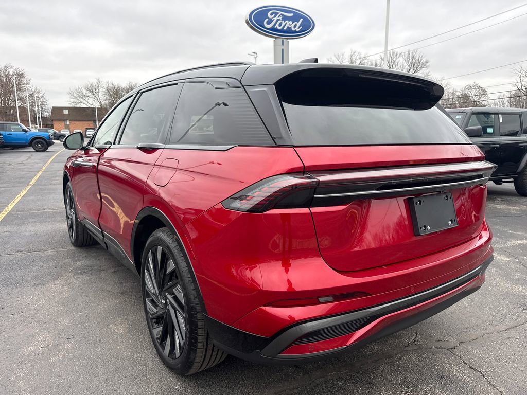 Used 2025 Lincoln Nautilus Reserve image 9