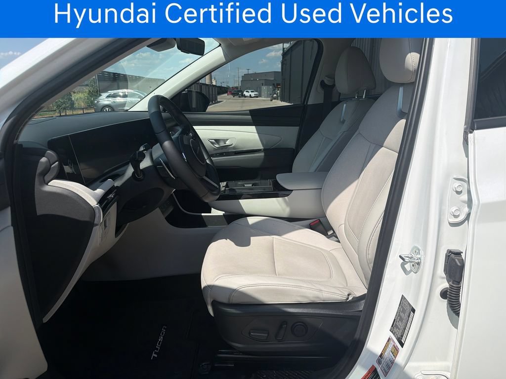 Certified 2025 Hyundai Tucson Limited AWD/4WD image 11