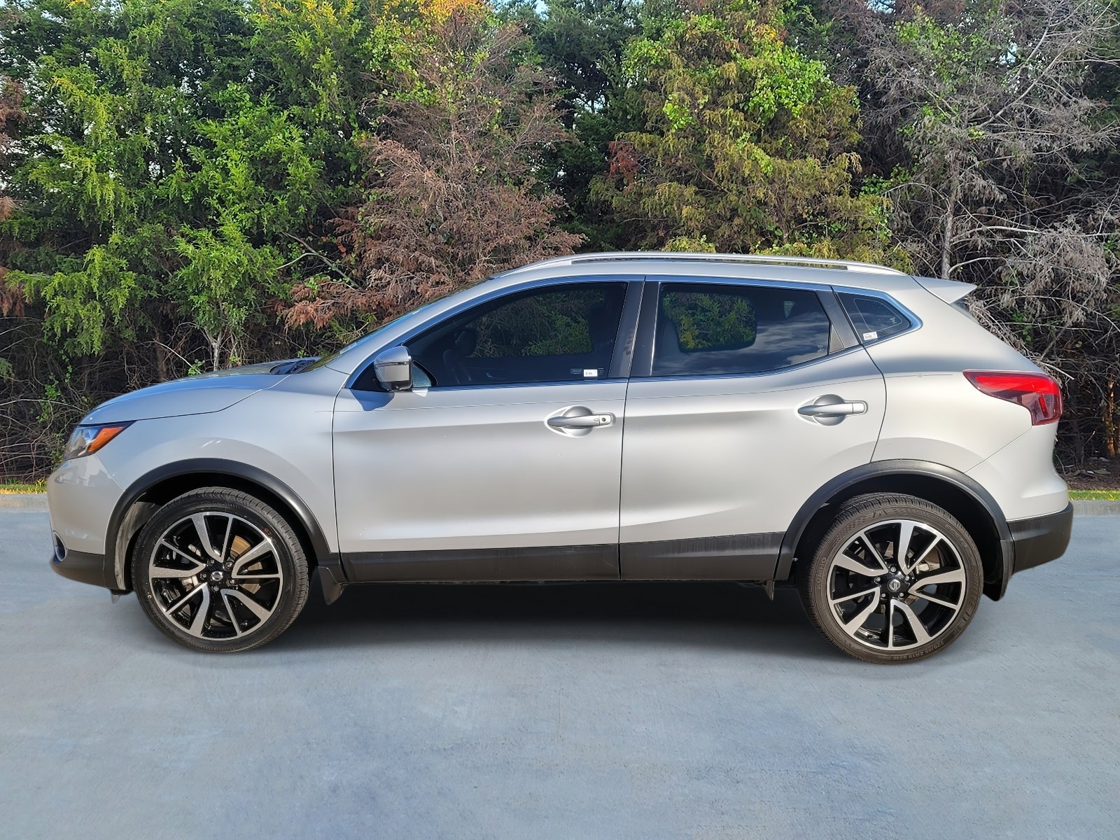 Used 2017 Nissan Rogue Sport SL w/ SL Premium Package image 20