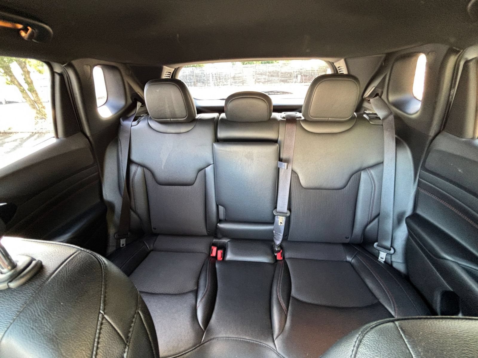 Used 2025 Jeep Compass Trailhawk AWD/4WD image 33