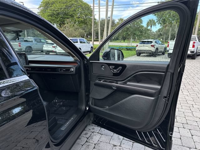 Used 2023 Lincoln Aviator Reserve w/ Elements Package Plus RWD image 23